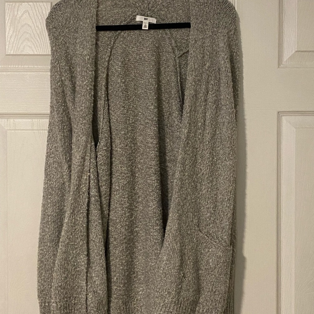 Cardigan grey sweater